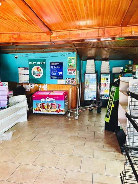 待售: $450,000 (0 贝兹, 0 浴室, 1623 平方英尺)