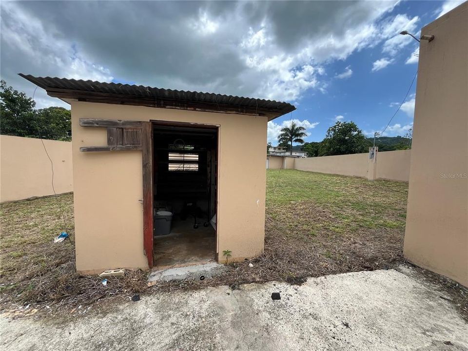 For Sale: $349,900 (3 beds, 3 baths, 2087 Square Feet)