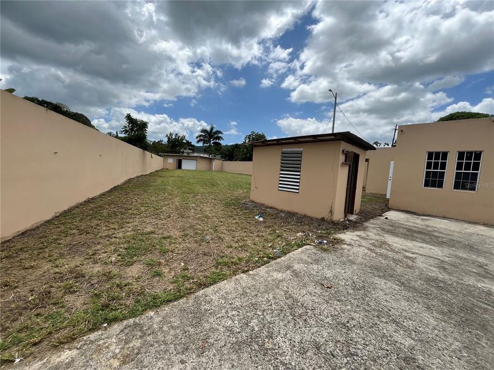 For Sale: $349,900 (3 beds, 3 baths, 2087 Square Feet)