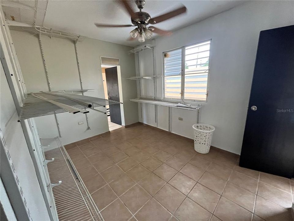 For Sale: $349,900 (3 beds, 3 baths, 2087 Square Feet)