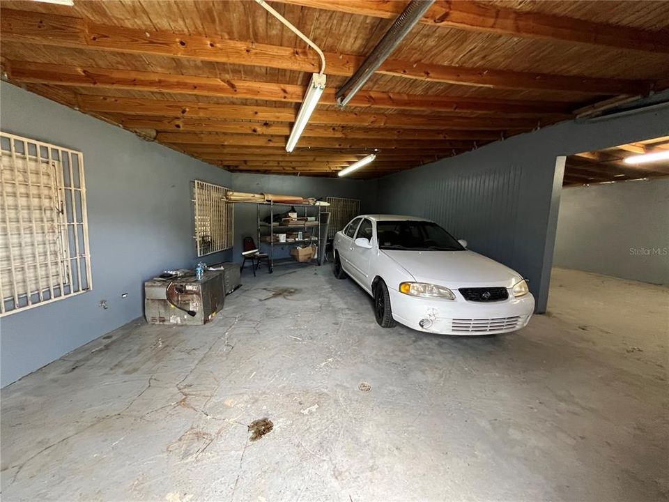 For Sale: $349,900 (3 beds, 3 baths, 2087 Square Feet)