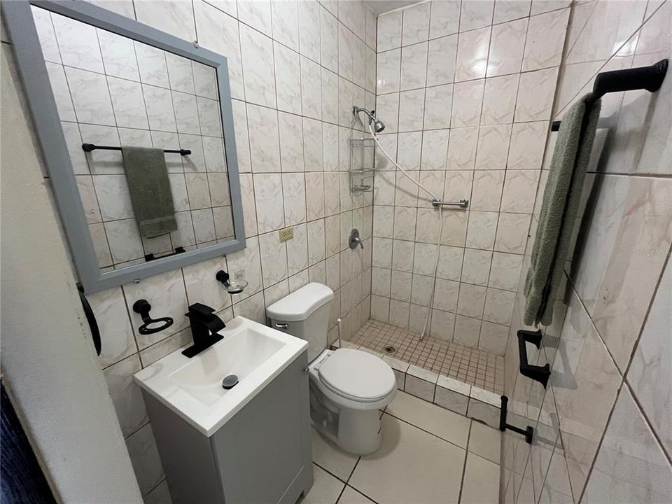 For Sale: $349,900 (3 beds, 3 baths, 2087 Square Feet)