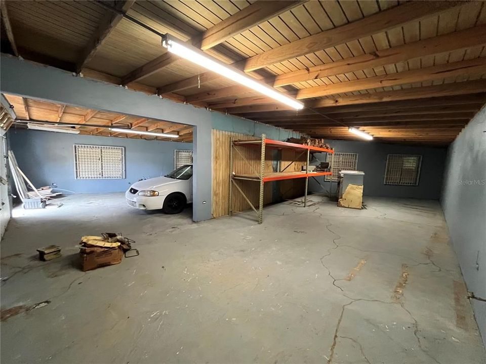 For Sale: $349,900 (3 beds, 3 baths, 2087 Square Feet)