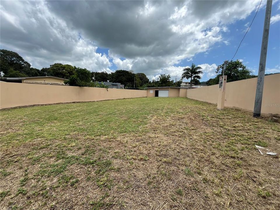 For Sale: $349,900 (3 beds, 3 baths, 2087 Square Feet)