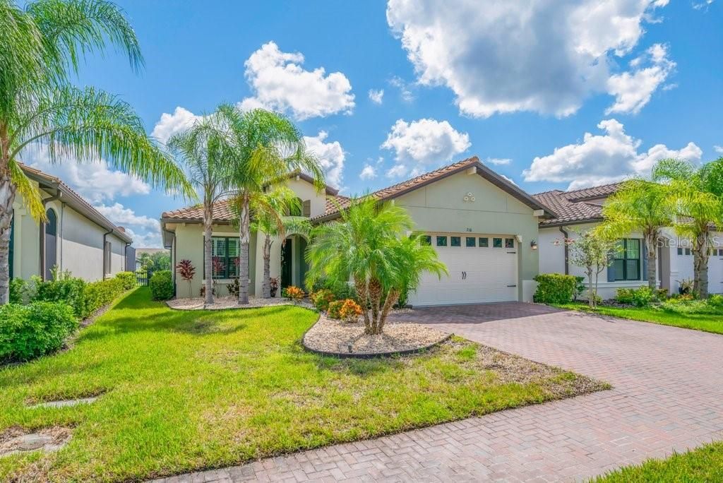 For Sale: $1,185,000 (3 beds, 2 baths, 2230 Square Feet)