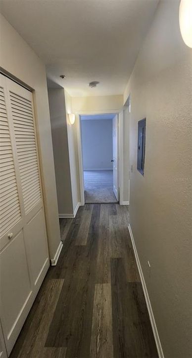 For Sale: $212,500 (2 beds, 2 baths, 1060 Square Feet)