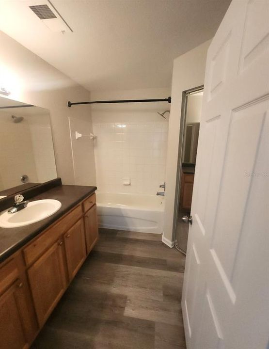 For Sale: $212,500 (2 beds, 2 baths, 1060 Square Feet)