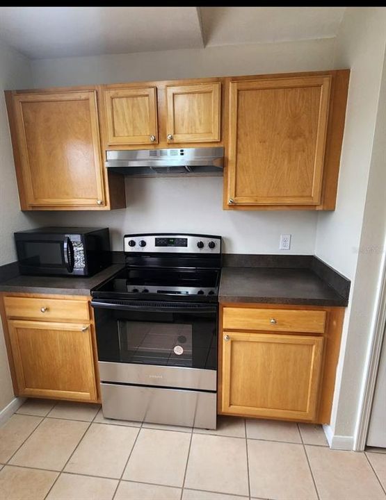 For Sale: $212,500 (2 beds, 2 baths, 1060 Square Feet)