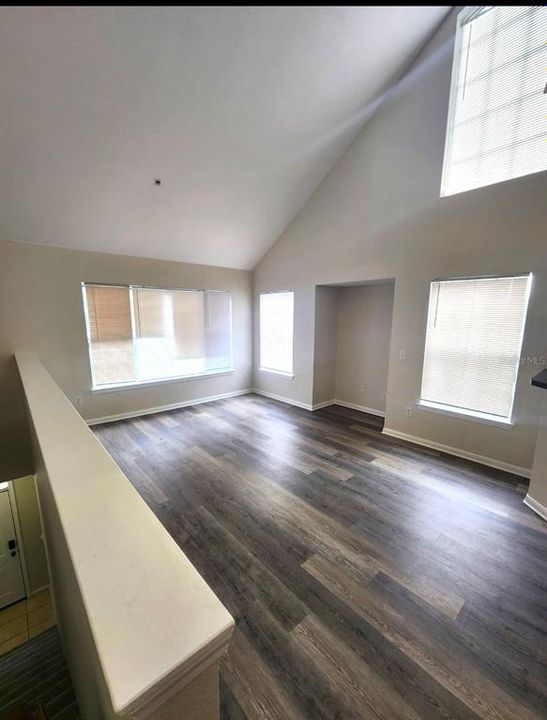 For Sale: $212,500 (2 beds, 2 baths, 1060 Square Feet)