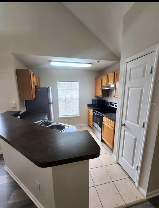 For Sale: $212,500 (2 beds, 2 baths, 1060 Square Feet)