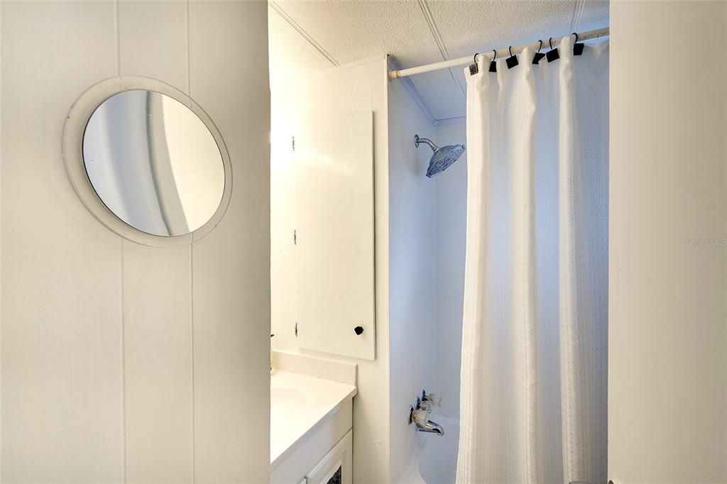 For Sale: $98,500 (1 beds, 1 baths, 372 Square Feet)