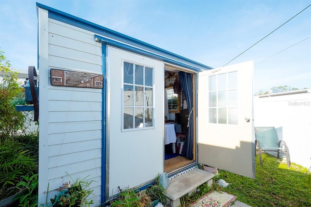 For Sale: $98,500 (1 beds, 1 baths, 372 Square Feet)