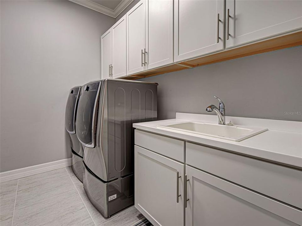 For Sale: $995,000 (3 beds, 3 baths, 2855 Square Feet)