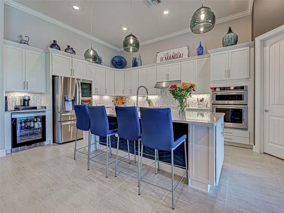 For Sale: $995,000 (3 beds, 3 baths, 2855 Square Feet)