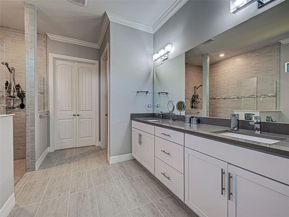 For Sale: $995,000 (3 beds, 3 baths, 2855 Square Feet)