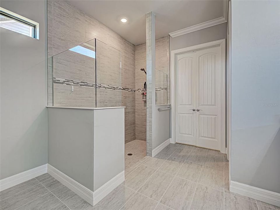 For Sale: $995,000 (3 beds, 3 baths, 2855 Square Feet)