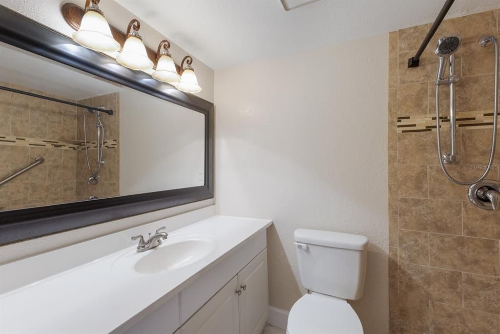 Active With Contract: $144,900 (1 beds, 1 baths, 635 Square Feet)