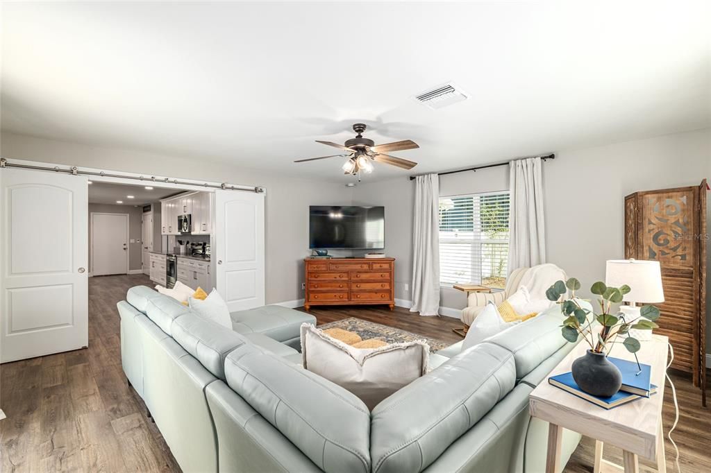 For Rent: $4,800 (3 beds, 3 baths, 2637 Square Feet)