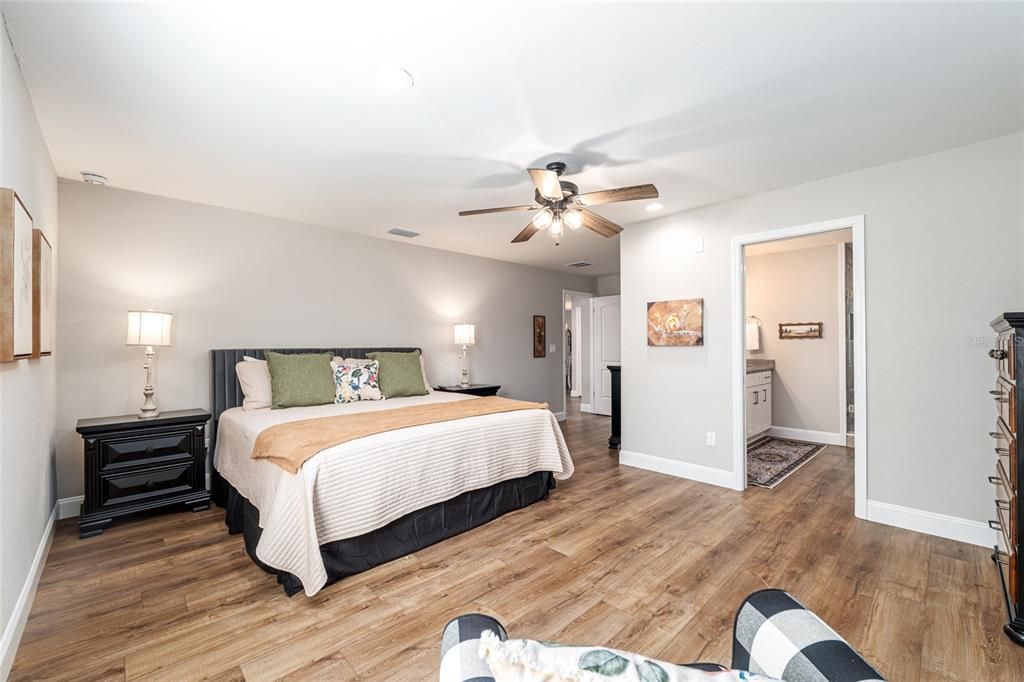 For Rent: $4,800 (3 beds, 3 baths, 2637 Square Feet)