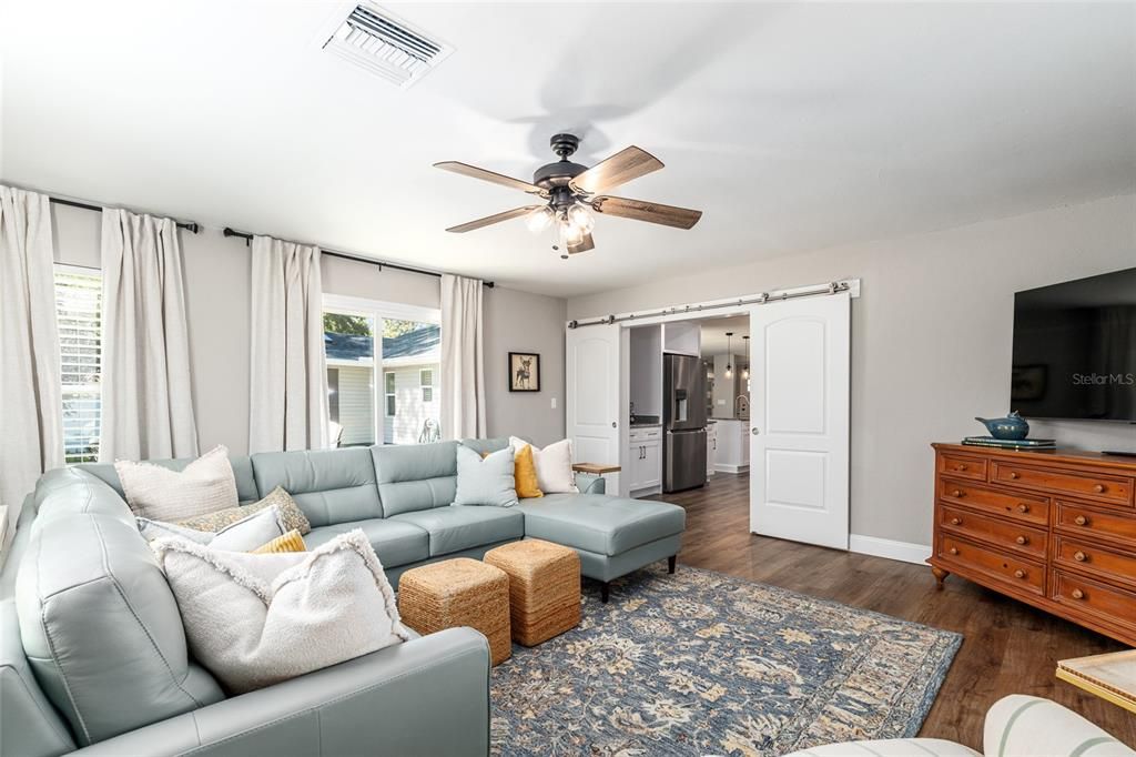 For Rent: $4,800 (3 beds, 3 baths, 2637 Square Feet)