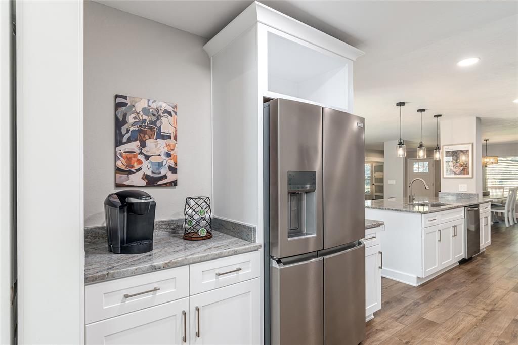 For Rent: $4,800 (3 beds, 3 baths, 2637 Square Feet)