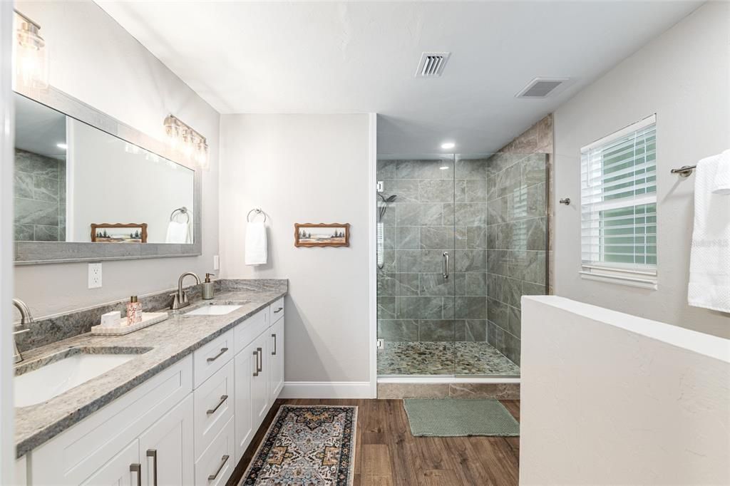 For Rent: $4,800 (3 beds, 3 baths, 2637 Square Feet)