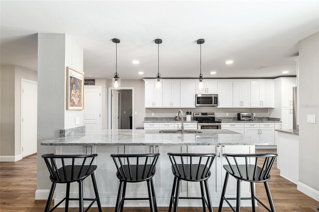 For Rent: $4,800 (3 beds, 3 baths, 2637 Square Feet)