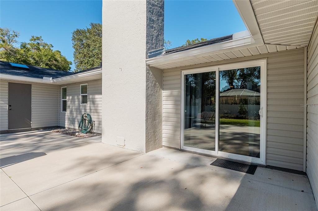 For Rent: $4,800 (3 beds, 3 baths, 2637 Square Feet)