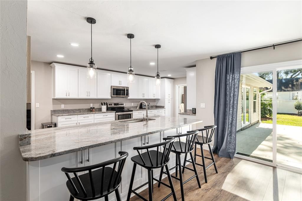 For Rent: $4,800 (3 beds, 3 baths, 2637 Square Feet)