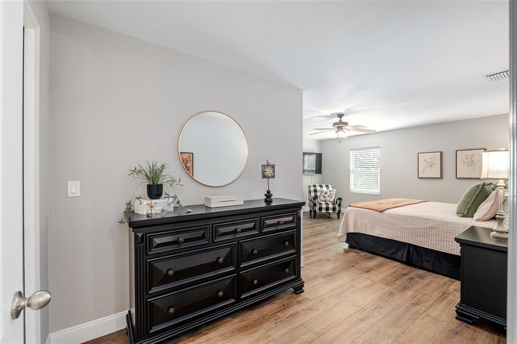 For Rent: $4,800 (3 beds, 3 baths, 2637 Square Feet)