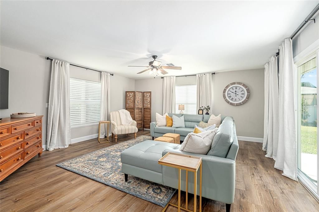 For Rent: $4,800 (3 beds, 3 baths, 2637 Square Feet)