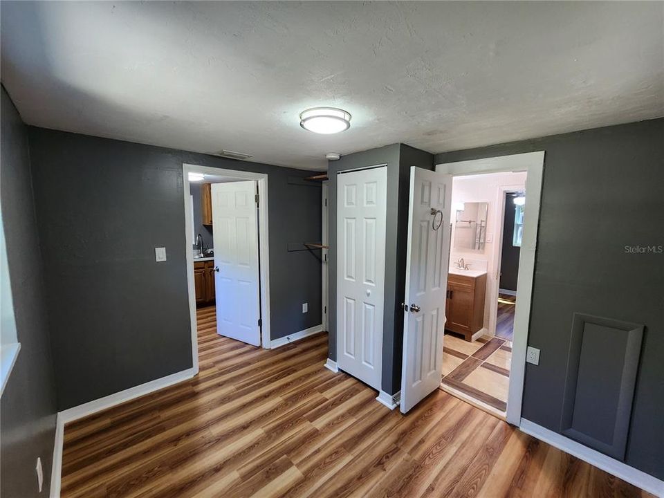 В аренду: $1,600 (3 спален, 1 ванн, 810 Квадратных фут)