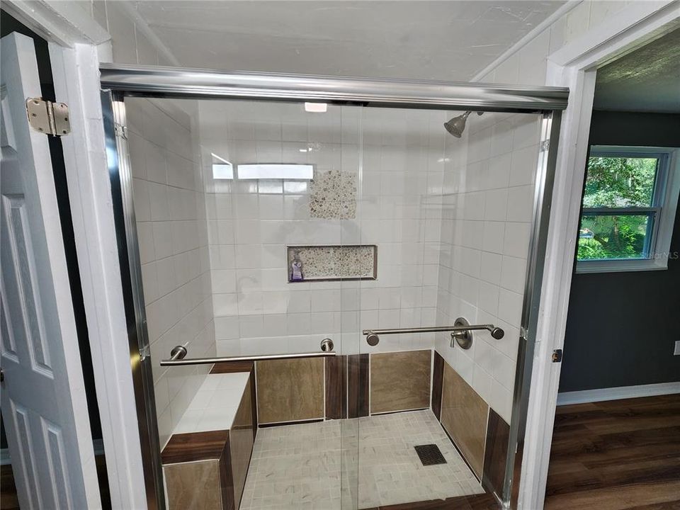 В аренду: $1,600 (3 спален, 1 ванн, 810 Квадратных фут)