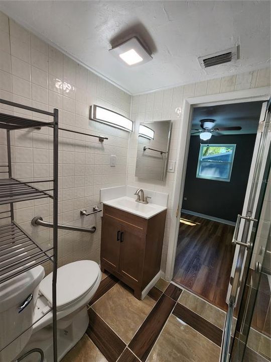 В аренду: $1,600 (3 спален, 1 ванн, 810 Квадратных фут)