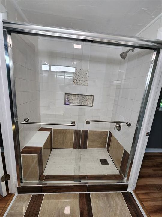 В аренду: $1,600 (3 спален, 1 ванн, 810 Квадратных фут)