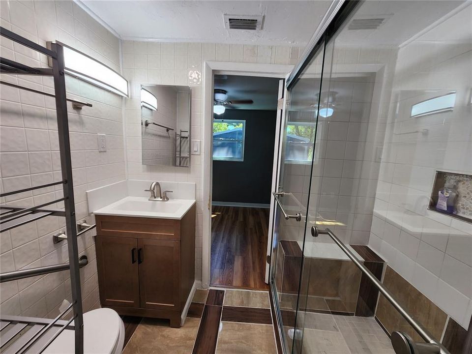 В аренду: $1,600 (3 спален, 1 ванн, 810 Квадратных фут)