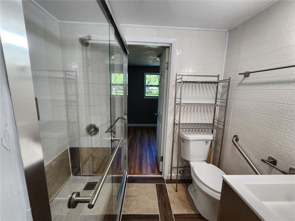 В аренду: $1,600 (3 спален, 1 ванн, 810 Квадратных фут)