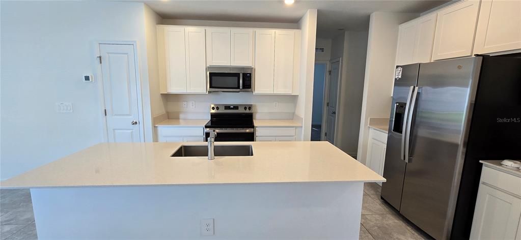 For Rent: $1,950 (3 beds, 2 baths, 1470 Square Feet)