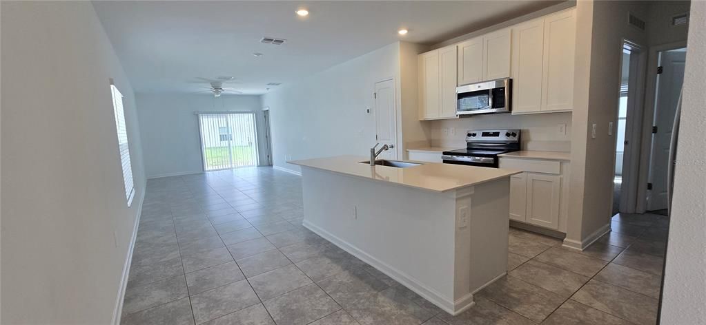 For Rent: $1,950 (3 beds, 2 baths, 1470 Square Feet)