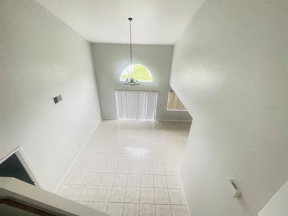 合同活跃: $2,250 (4 贝兹, 2 浴室, 1906 平方英尺)