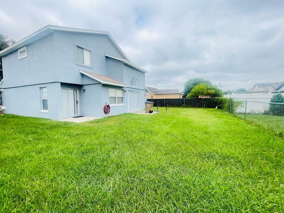 合同活跃: $2,250 (4 贝兹, 2 浴室, 1906 平方英尺)