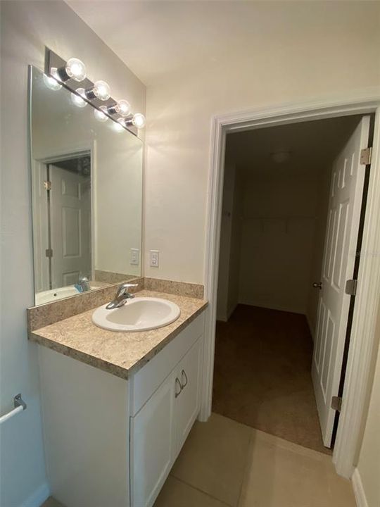 В аренду: $1,695 (4 спален, 2 ванн, 1504 Квадратных фут)