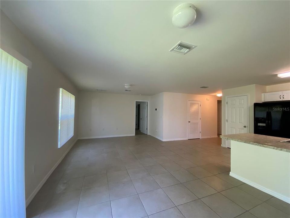 В аренду: $1,695 (4 спален, 2 ванн, 1504 Квадратных фут)