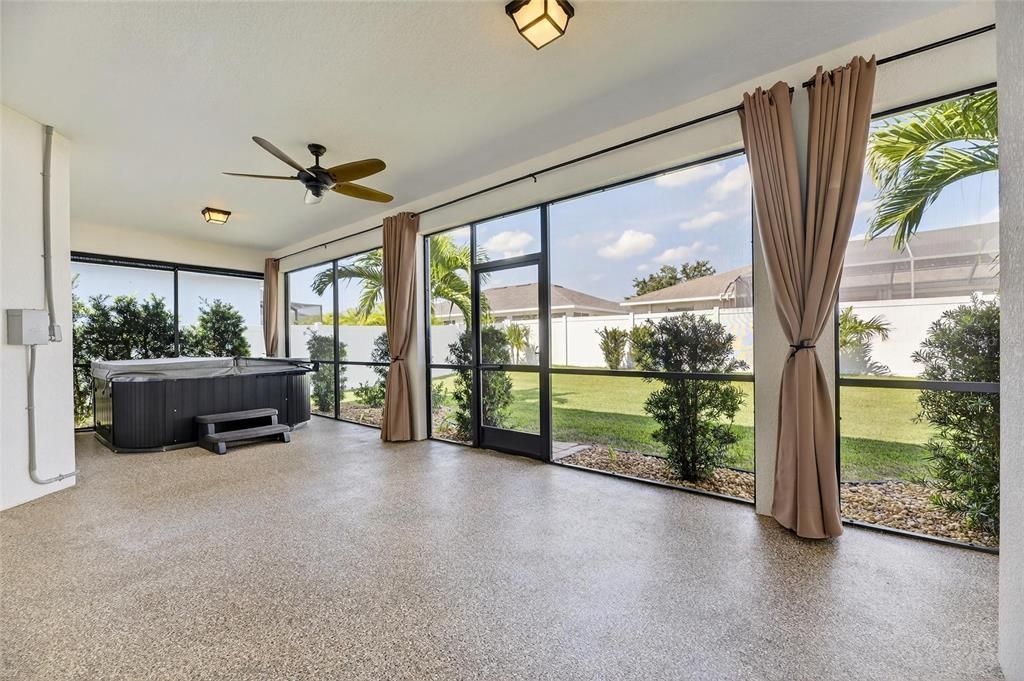 Под контрактом: $395,000 (3 спален, 2 ванн, 2024 Квадратных фут)