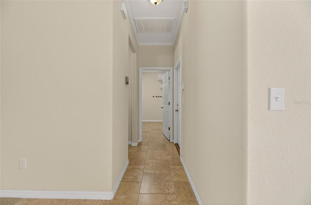 Под контрактом: $395,000 (3 спален, 2 ванн, 2024 Квадратных фут)