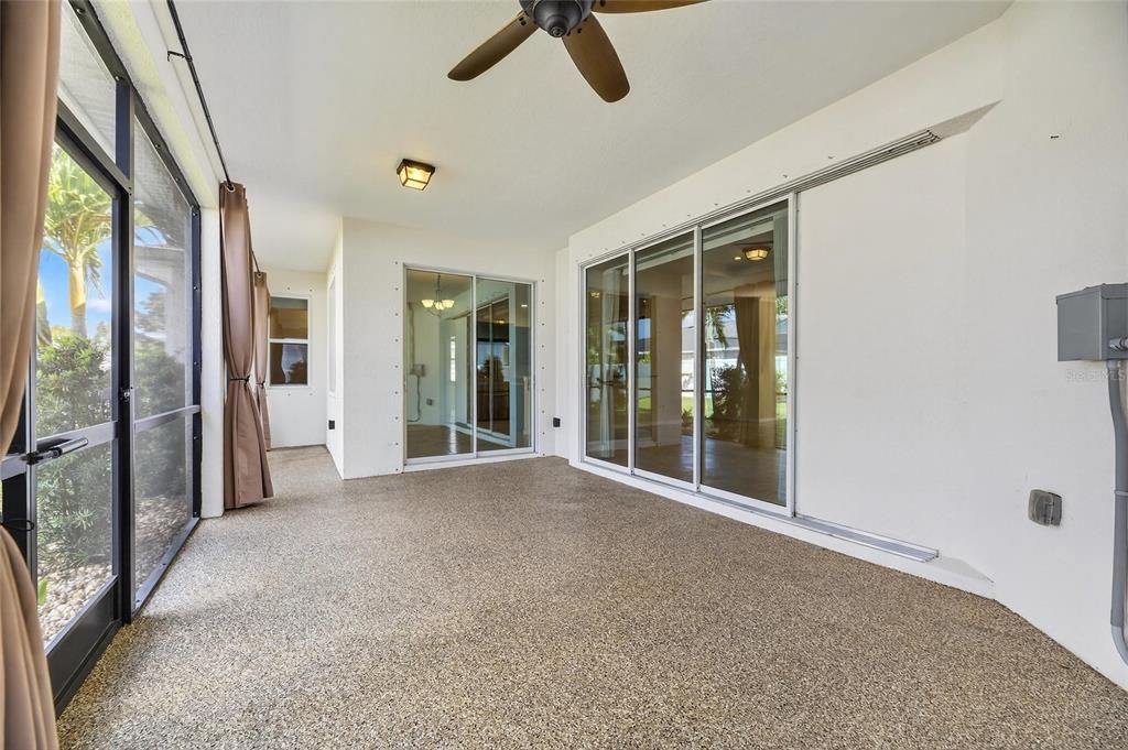 Под контрактом: $395,000 (3 спален, 2 ванн, 2024 Квадратных фут)