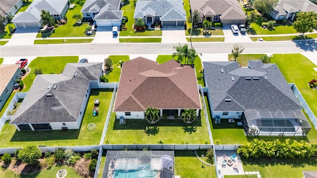 Под контрактом: $395,000 (3 спален, 2 ванн, 2024 Квадратных фут)