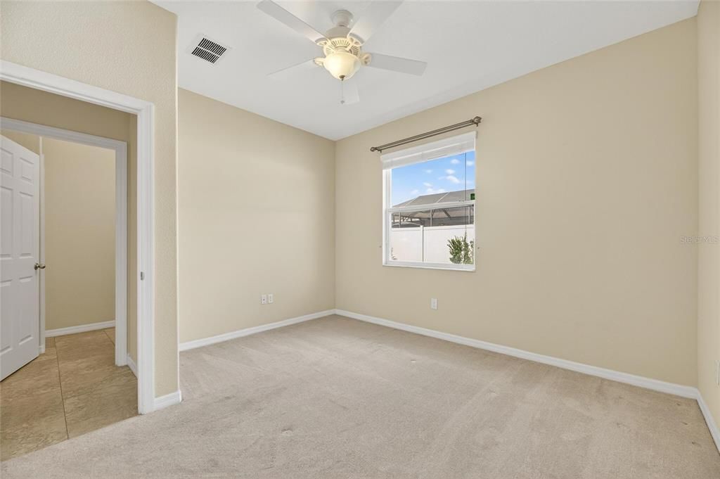 Под контрактом: $395,000 (3 спален, 2 ванн, 2024 Квадратных фут)