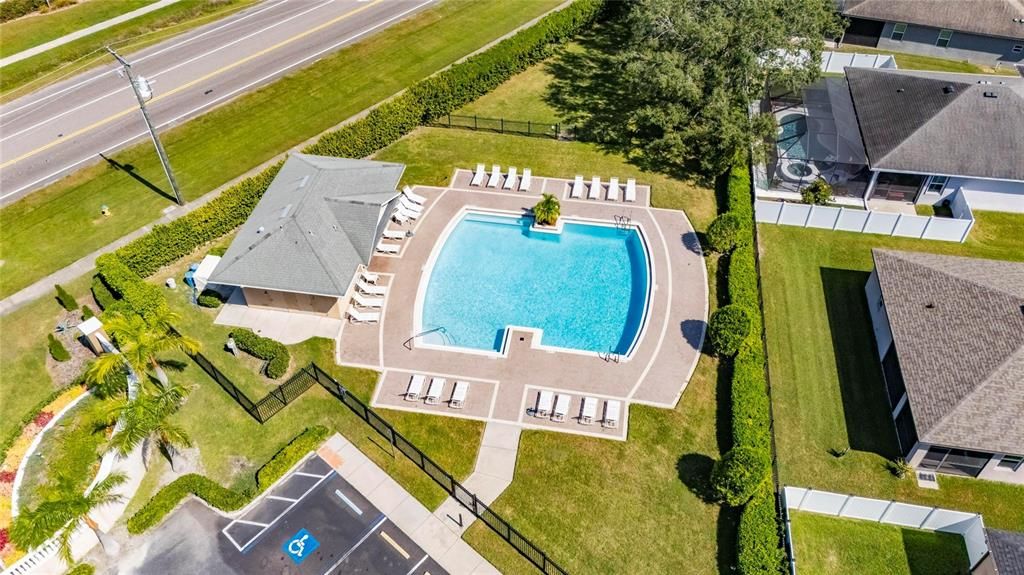 Под контрактом: $395,000 (3 спален, 2 ванн, 2024 Квадратных фут)