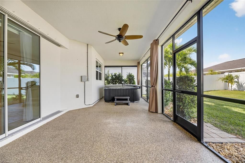 Под контрактом: $395,000 (3 спален, 2 ванн, 2024 Квадратных фут)